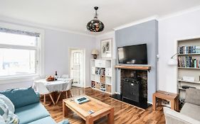 Sandy Shores- Beautiful 3 Bed Apartment Near Beach In North Berwick